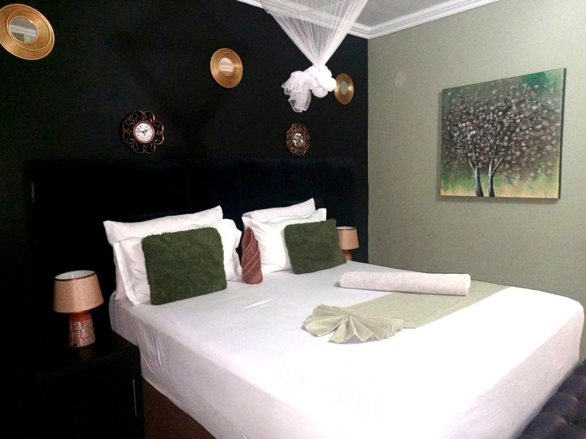 The New Mall Guesthouse Maun Exterior photo